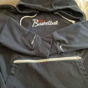 Nike Men’s basketball hoodie. Size Large. Used.